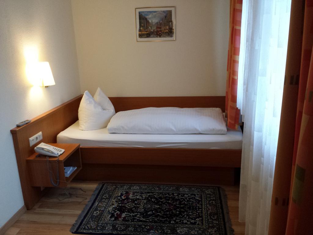 Hotel Am Exerzierplatz マンハイム 部屋 写真
